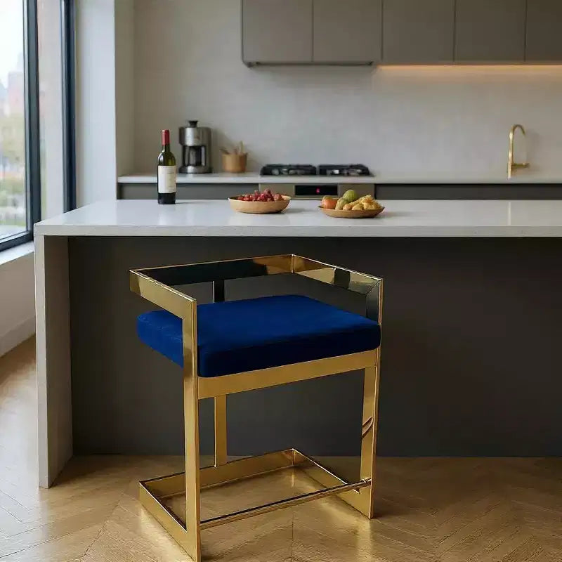 30 tabourets de bar hauts à dossier bas en métal bleu et doré et velours