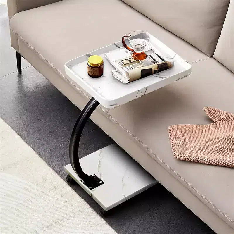 Table d'appoint avec roulettes, Table d'appoint en C pour canapé, Table plateau TV avec étagères de rangement à 2 niveaux pour petits espaces, Salon