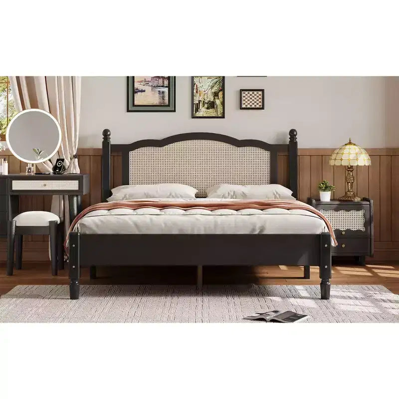Lit plateforme Queen en bois avec tête de lit en rotin naturel, cadre de lit vintage avec support à lattes, noir